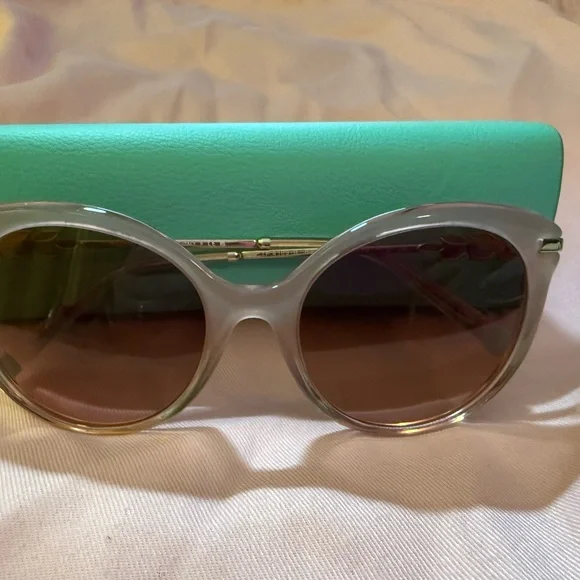 Tiffany & Co. Pink frame Sunglasses - Picture 3 of 6